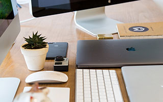 始祖鸟母公司发布上市后首份财报，麦当劳冠名法甲